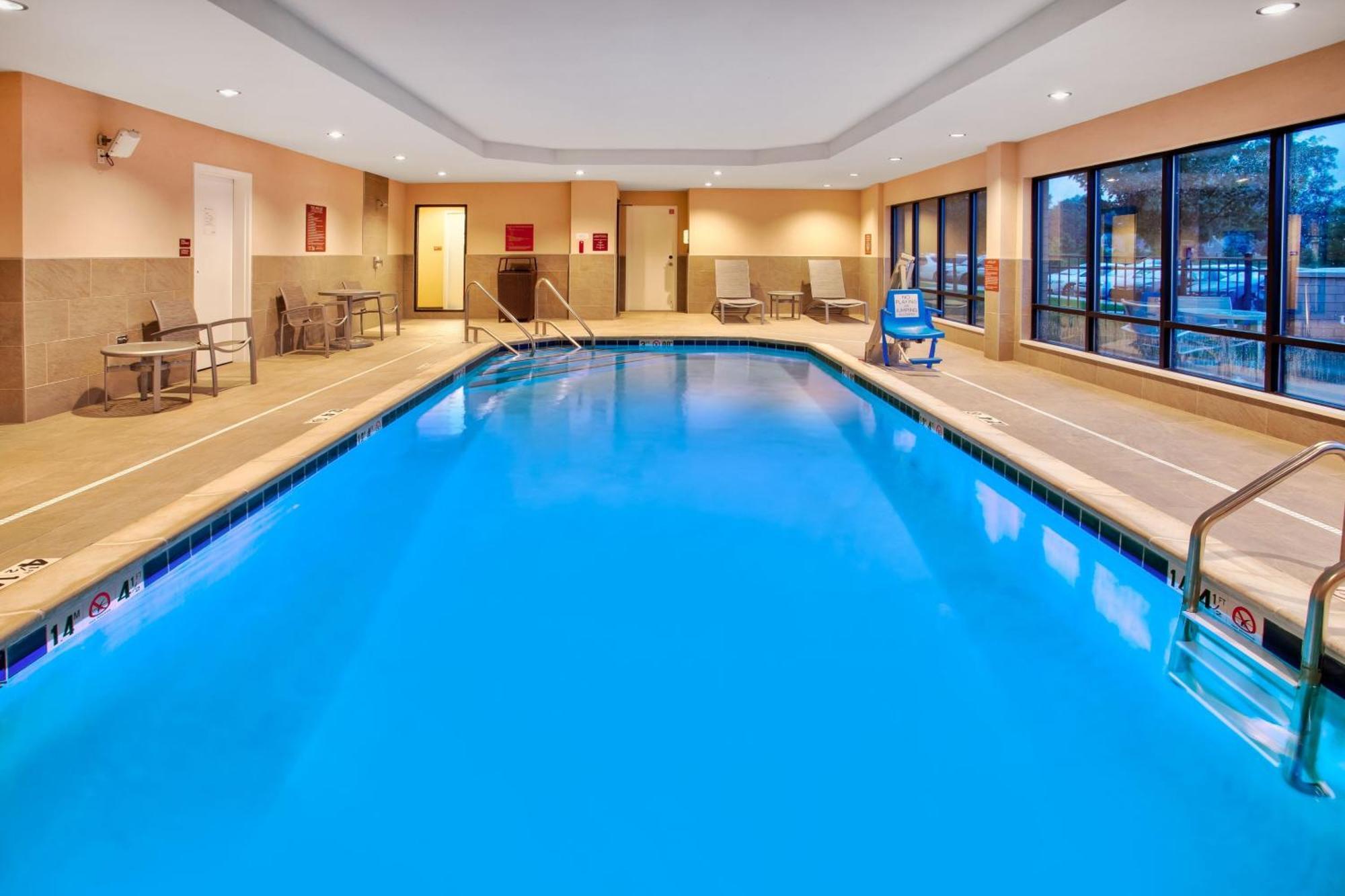 Towneplace Suites By Marriott Detroit Belleville Eksteriør billede