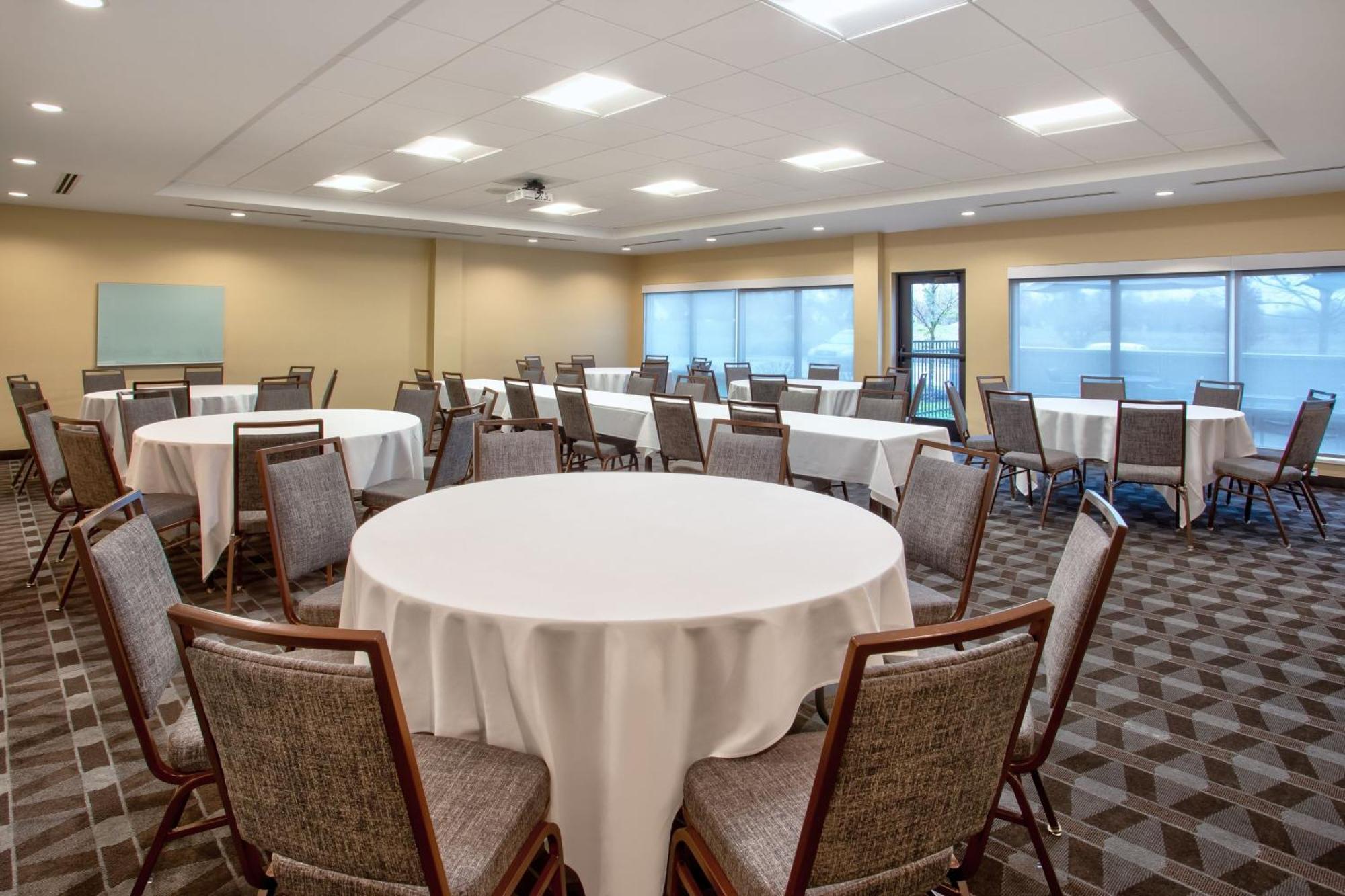 Towneplace Suites By Marriott Detroit Belleville Eksteriør billede