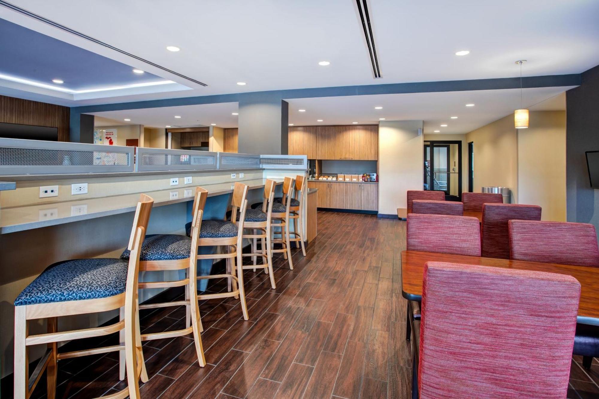 Towneplace Suites By Marriott Detroit Belleville Eksteriør billede