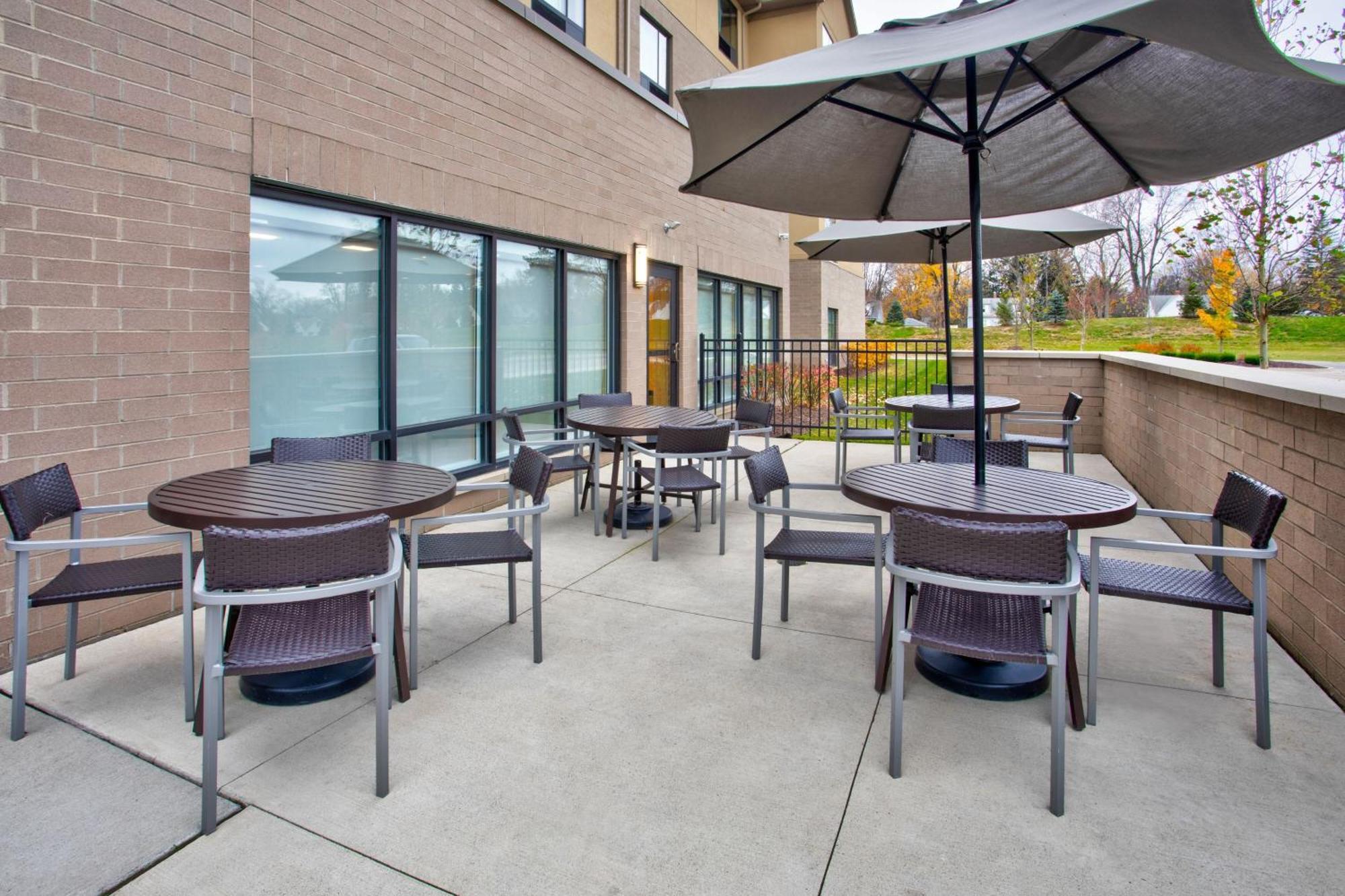 Towneplace Suites By Marriott Detroit Belleville Eksteriør billede